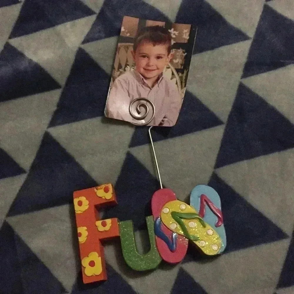 Picture holder - Picture 3 of 3